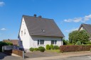 Charmantes 1-2 Familienhaus mit Garten, Garage und viel Platz für die Familie - Bielefeld